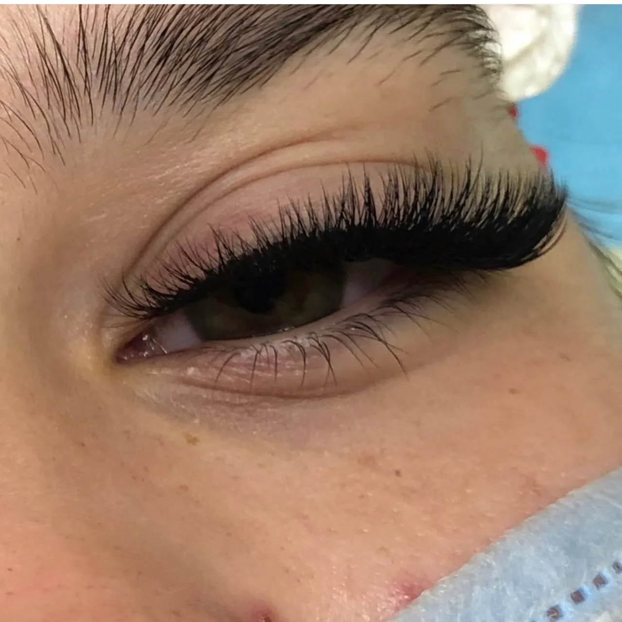 Lash Extensions – Light Volume Refill (3 Weeks)