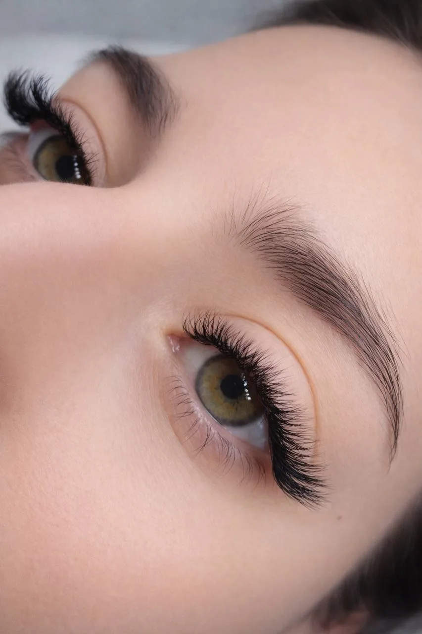Lash Extensions – NATUR Auffüllen (2 Wochen)